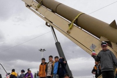 China urge a sus ciudadanos a abandonar Irán ante creciente tensión militar