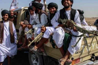 Pakistán y Afganistán entran en combate tras una ofensiva de los talibanes en la frontera