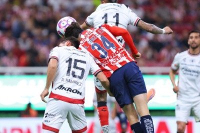 Atlas y Chivas se juegan más que el orgullo en una nueva edición del Clásico Tapatío