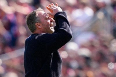 Barcelona gana por la mínima y se mantiene líder