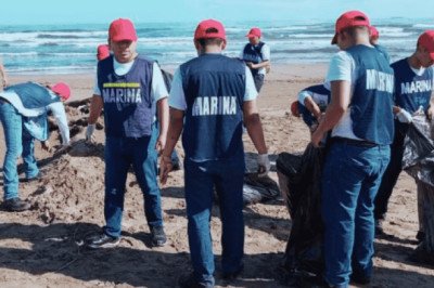 Marina recolecta 330 kilos de petróleo en playas de Veracruz