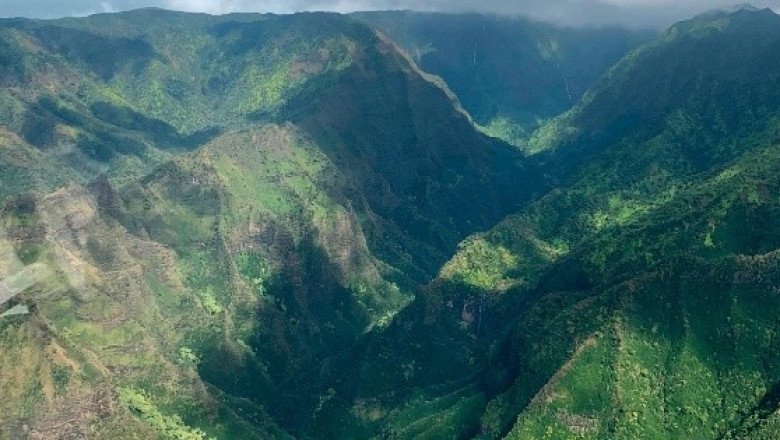 Reportan tres muertos en isla de Hawái tras choque de helicóptero turístico