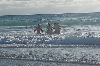 Marina realiza el rescate de una persona en playa La Misión