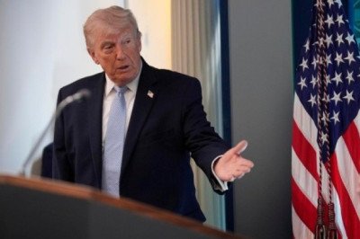 Trump amenaza a China con aranceles del 50 % si brinda apoyo militar a Irán