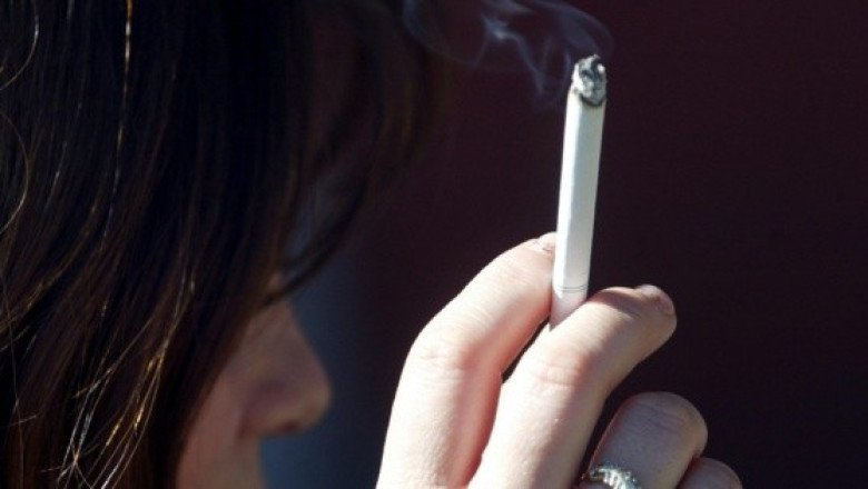 Reino Unido aplica histórica medida para prohibir la venta de cigarrillos