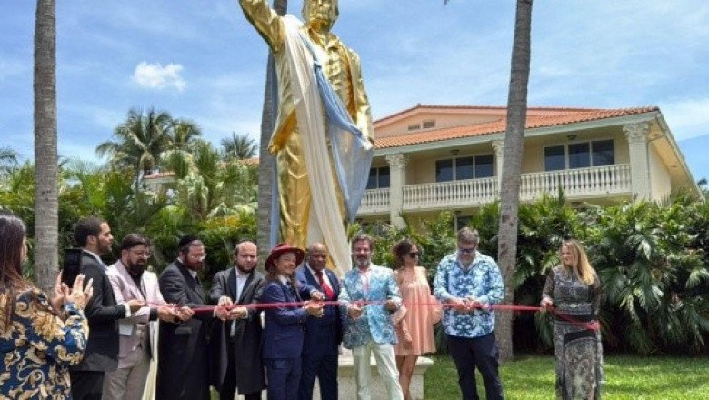 POLÉMICA por estatua gigante de Donald Trump: ¡es dorada y mide casi 5 metros!