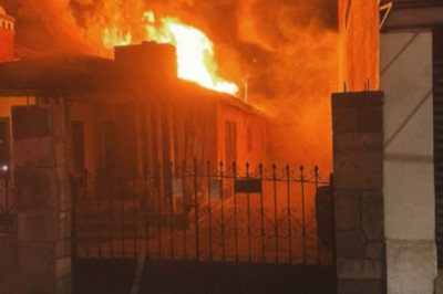 Atiende Bomberos incendio de casa en Av. Ruiz, entre 17 y 18