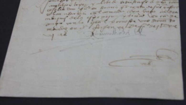 México recupera documento firmado por Hernán Cortés robado hace 30 años