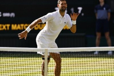 Djokovic pasa a Octavos de Final de Wimbledon e iguala marca de Federer