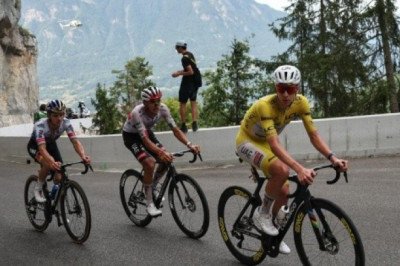 Del Toro firma el podio en la etapa 15 del Tour de Francia
