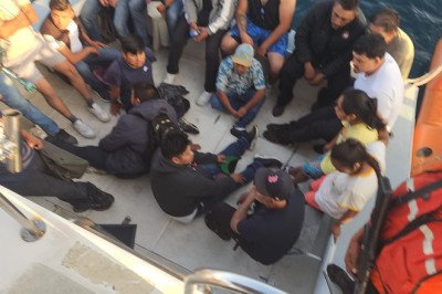 Marina rescata a 45 víctimas de tráfico ilegal en inmediaciones de Ensenada