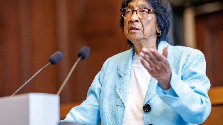 "Puede que comparta este premio con Trump": bromea la nueva Nobel de la Paz