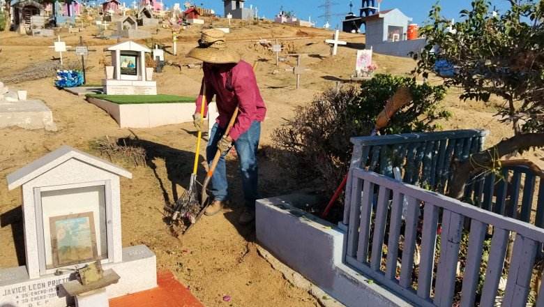 Realiza Gobierno de Ensenada limpieza y mantenimiento de panteones municipales por Día de Muertos